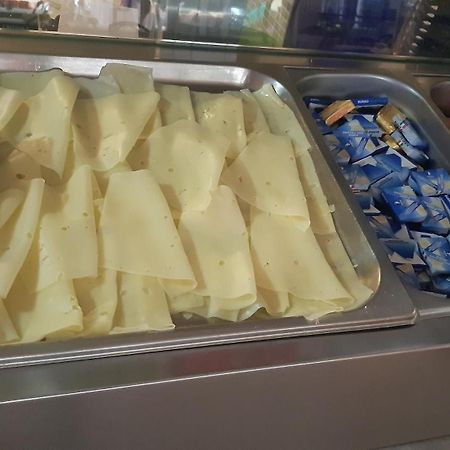 Hotel Elisabetta 2 Stelle Cattolica Zewnętrze zdjęcie