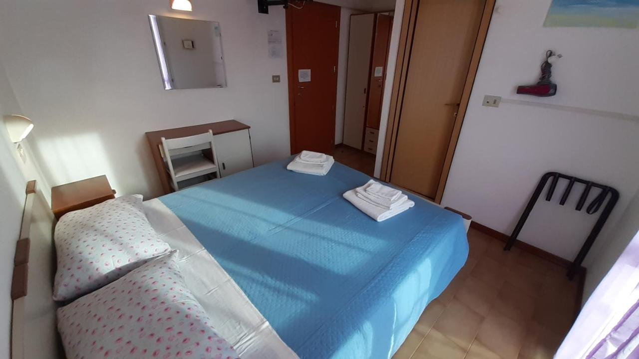 Hotel Elisabetta 2 Stelle Cattolica Zewnętrze zdjęcie