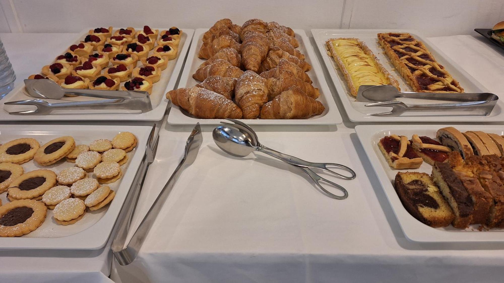Hotel Elisabetta 2 Stelle Cattolica Zewnętrze zdjęcie
